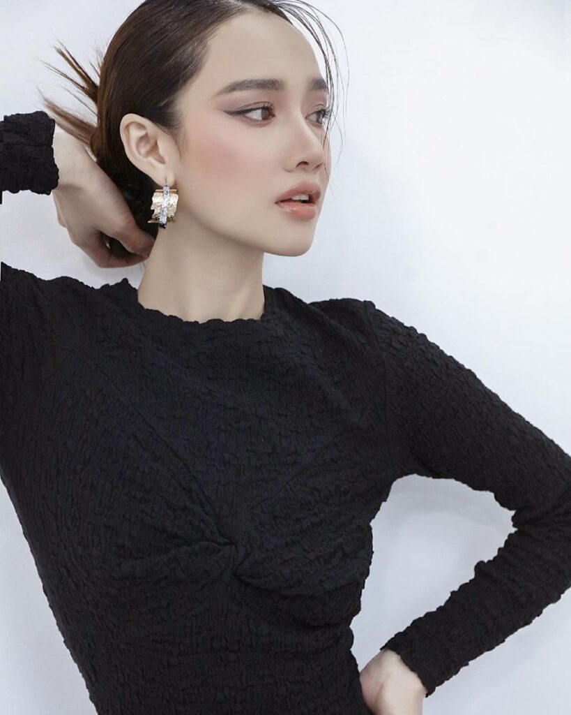 [Tham khảo] Chế độ ăn kiêng của Nhã Phương xôn xao dư luận